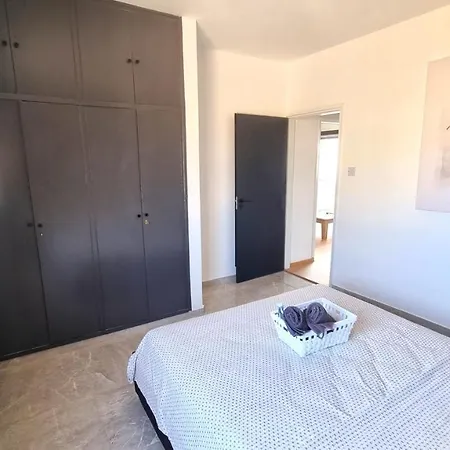 Unique 2br Apt 10 With 150mbit Plus Netflix Daire Larnaca
