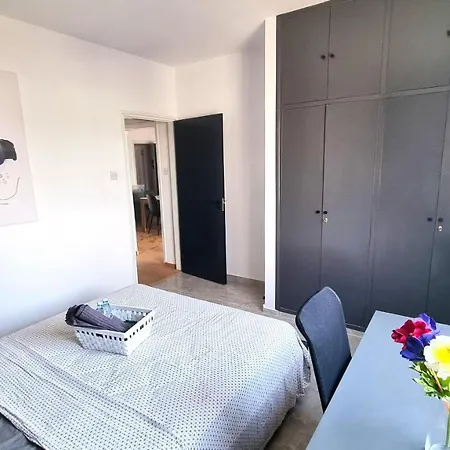 Daire Unique 2br Apt 10 With 150mbit Plus Netflix Larnaca